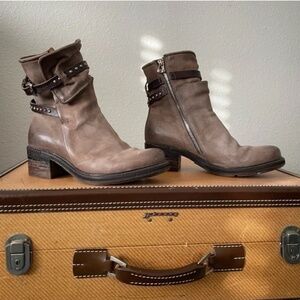 A.S. 98 Brown Leather Ankle Boots Studded Straps & Chunky Heel Size EU 40